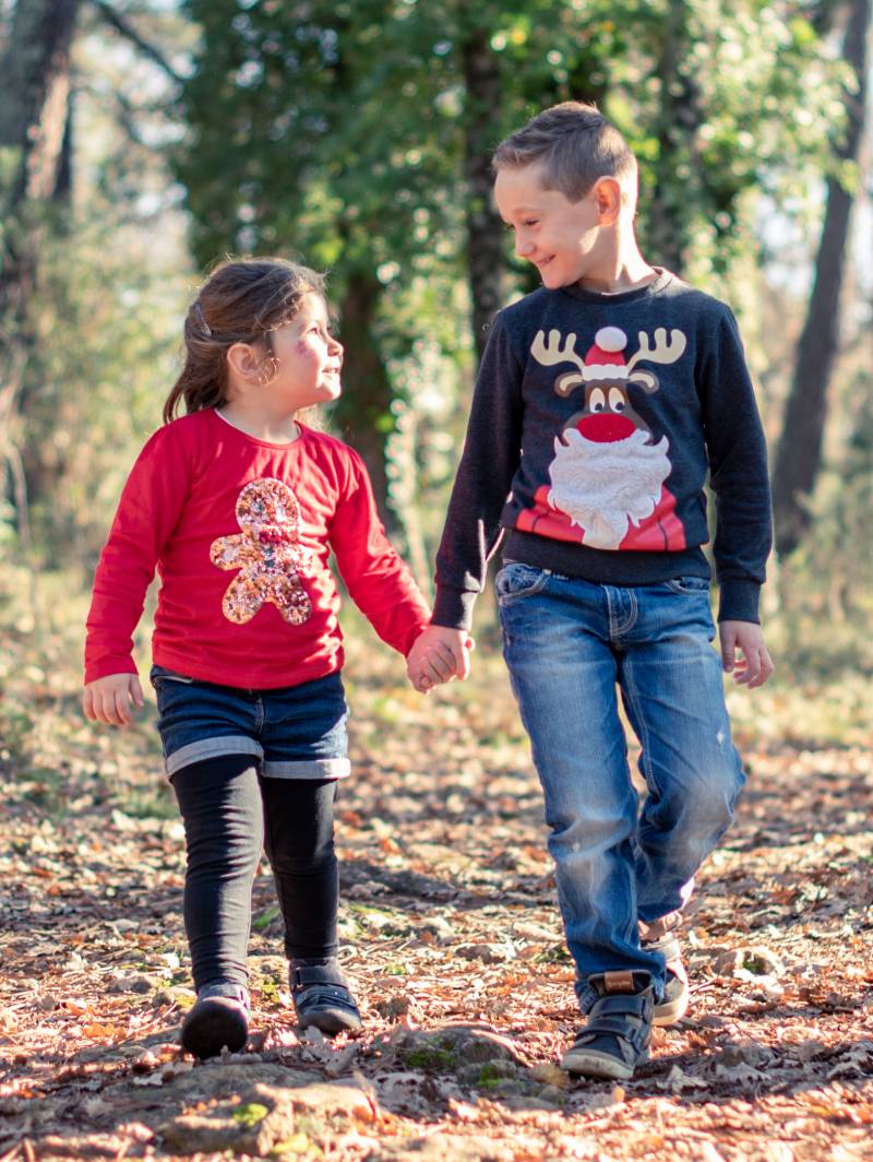 Séance-Alexis_2019-32 (1) photo de deux enfants dans la foret pris par photographe professionnel de famille
